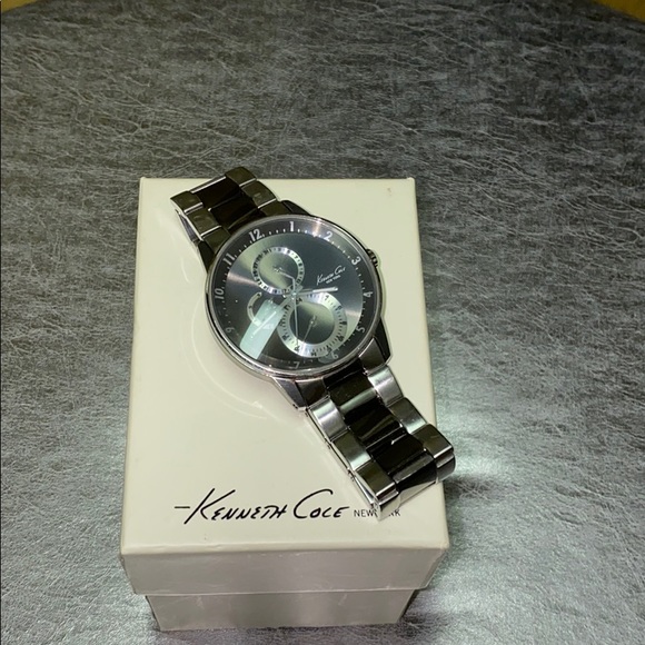 Kennth Cole Time Piece